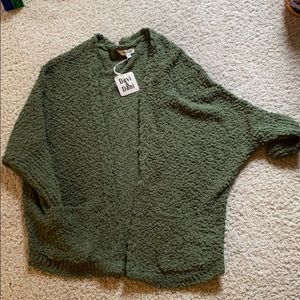 Gorgeous green David & Dani popcorn sweater